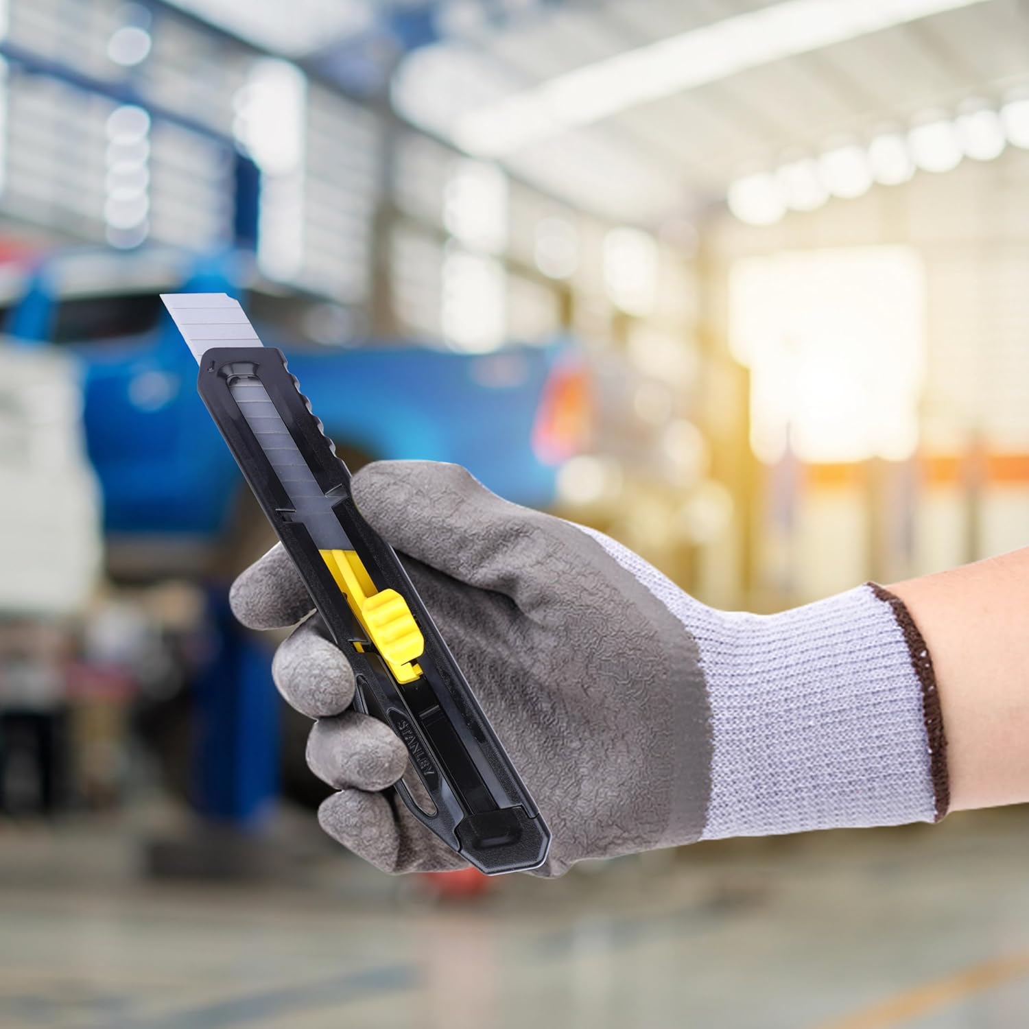 STANLEY STHT10323-800 18 mm Plastic Slide Lock Snap-Off Knife for Home & Professional Use, YELLOW & BLACK