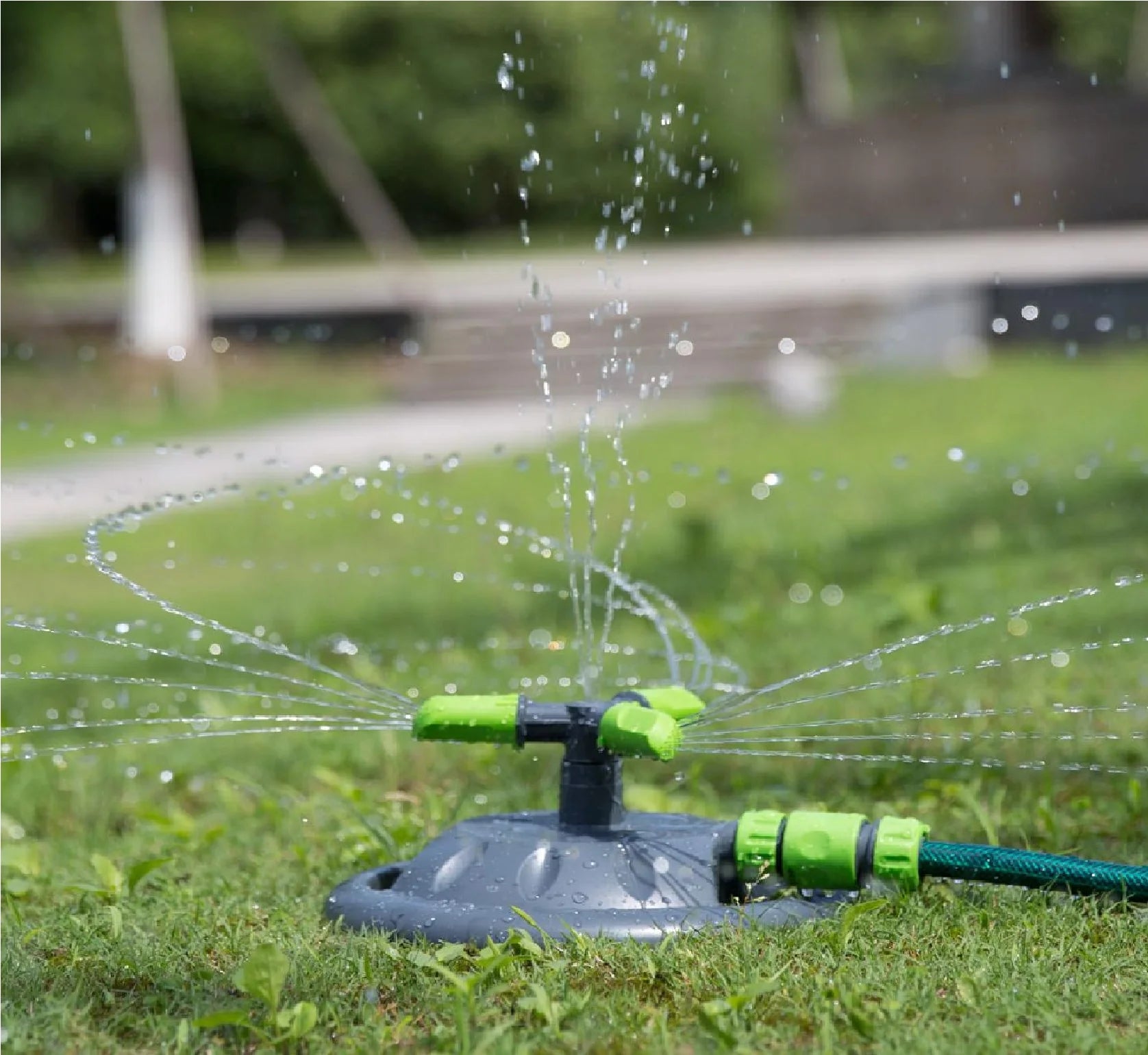 VARS-396 3 arm revolving sprinkler with round base